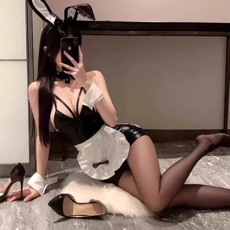 Sexy Maid