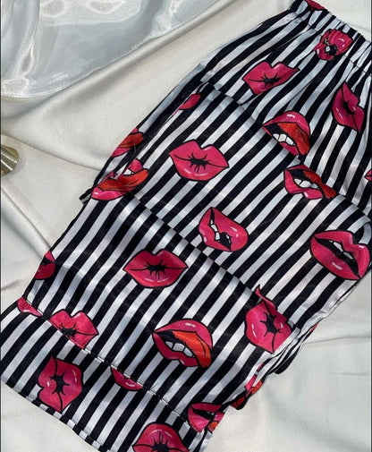 Kiss Kiss Pants